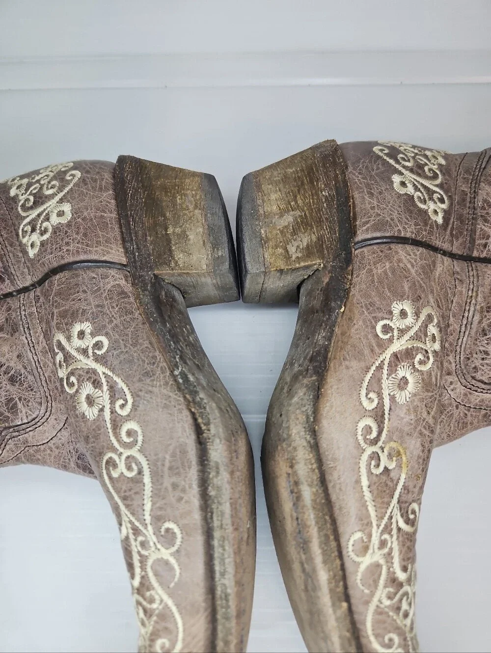 Corral Teen Embroidery Western Boots • Size Youth 4.5 or Women’s 5.5/6